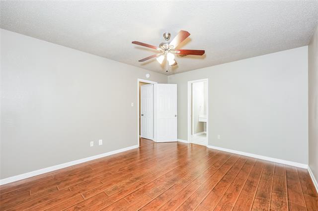 Building Photo - 400 Moss Hill Dr