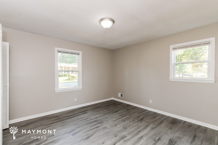 Building Photo - 213 Guild Hall Dr