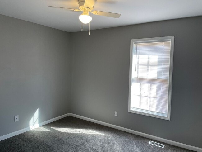 Building Photo - 3 BED, 2 BATH HOME IN SOUTHWEST SCHOOL DISTRICT!