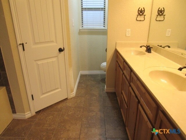 Building Photo - 1904 Mike Dr