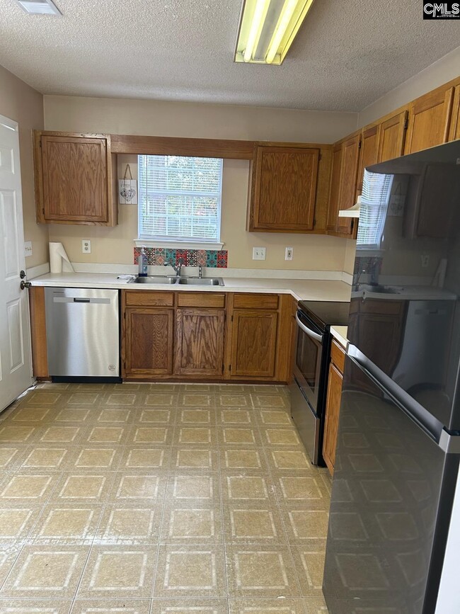 Building Photo - 706 Birch Knot Ct