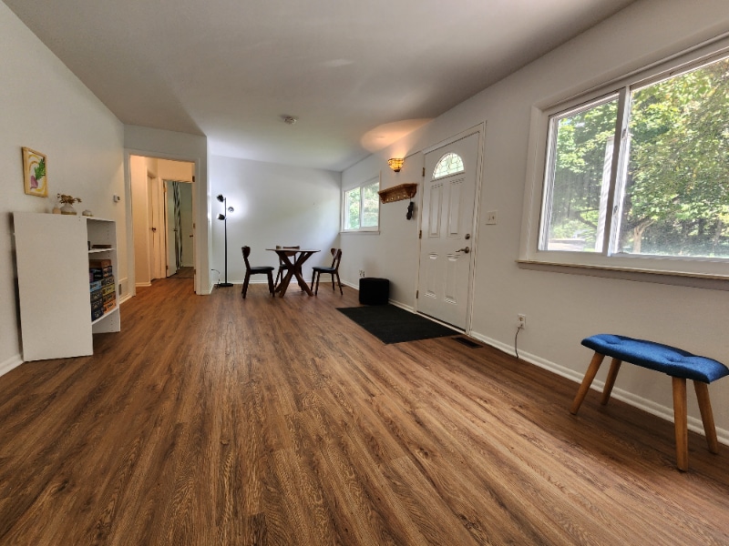 Building Photo - 285 Brookside Dr