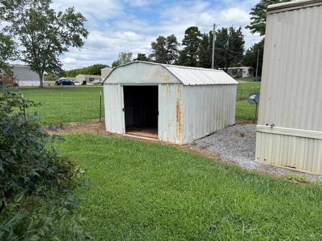 Building Photo - 5172 Gregory Rd