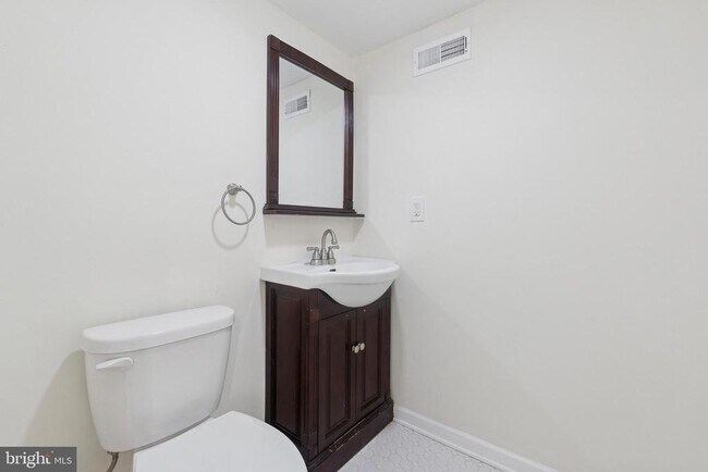 Building Photo - 62 W Lodges Ln