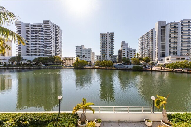Building Photo - 2445 Lake Pancoast Dr