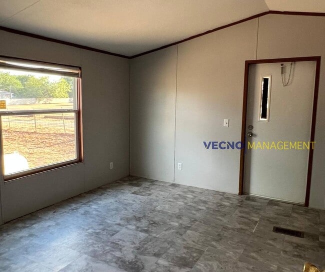 Building Photo - 1819 Co Rd 1001
