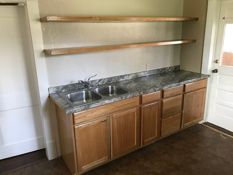 New kitchen cabinets. - 609 N 15th St