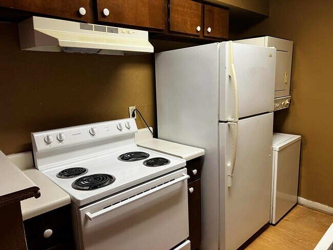 Building Photo - 2100 Wilcrest Dr