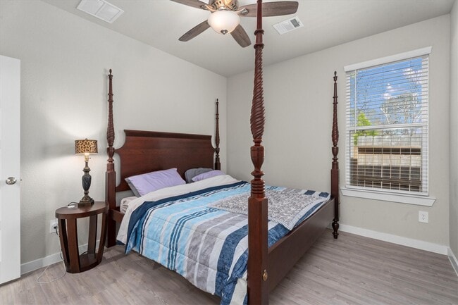 Building Photo - 713 Ivory Crk Ct