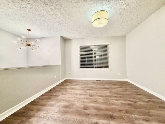 Building Photo - 3109 Henslowe Dr