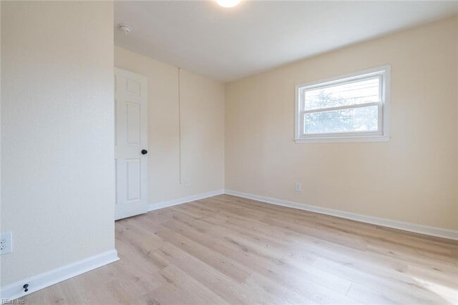 Building Photo - 3528 Chester St