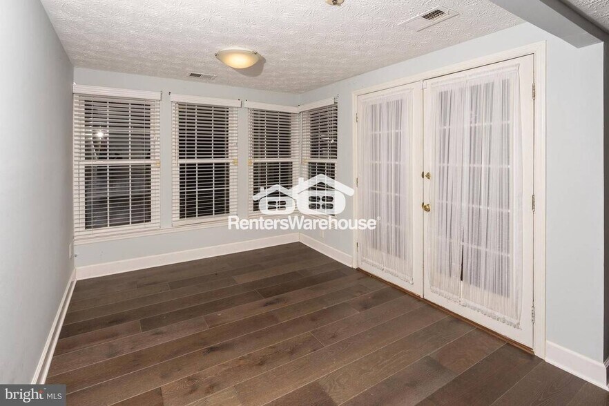 Building Photo - 805 Deering Rd