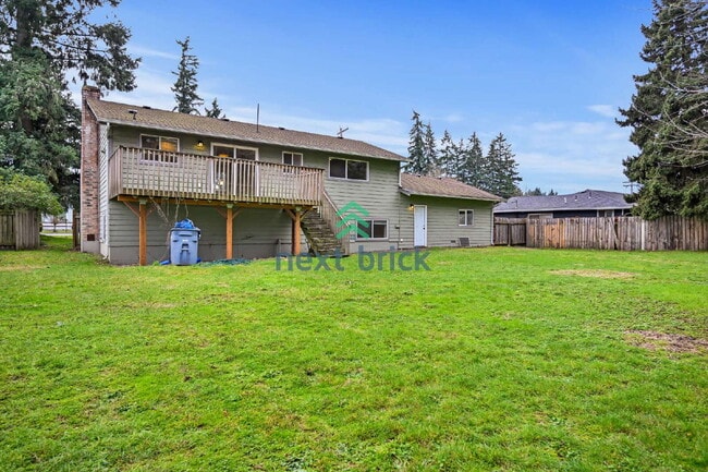 Building Photo - Beautiful remolded Single-family house