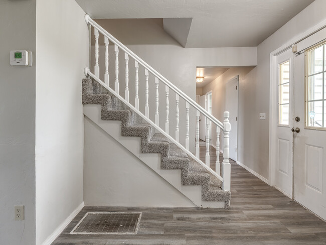 Building Photo - 11308 Meadow Ridge Ln