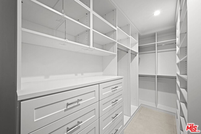 Building Photo - 201 S Bedford Dr