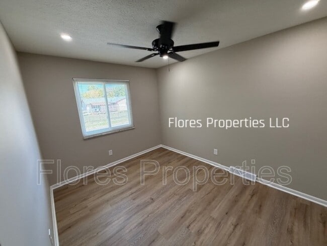 Building Photo - 1413 Cranwood Dr