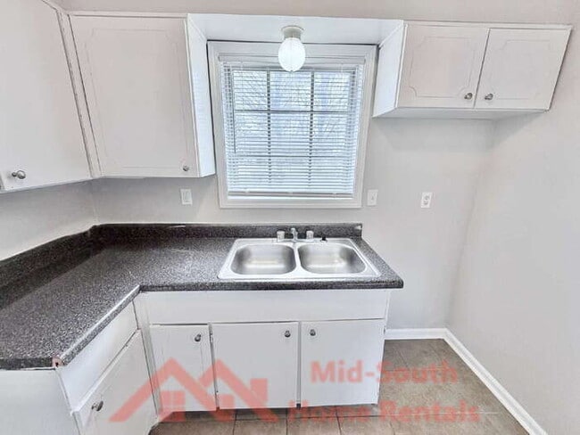 Building Photo - 4061 Navaho Ave