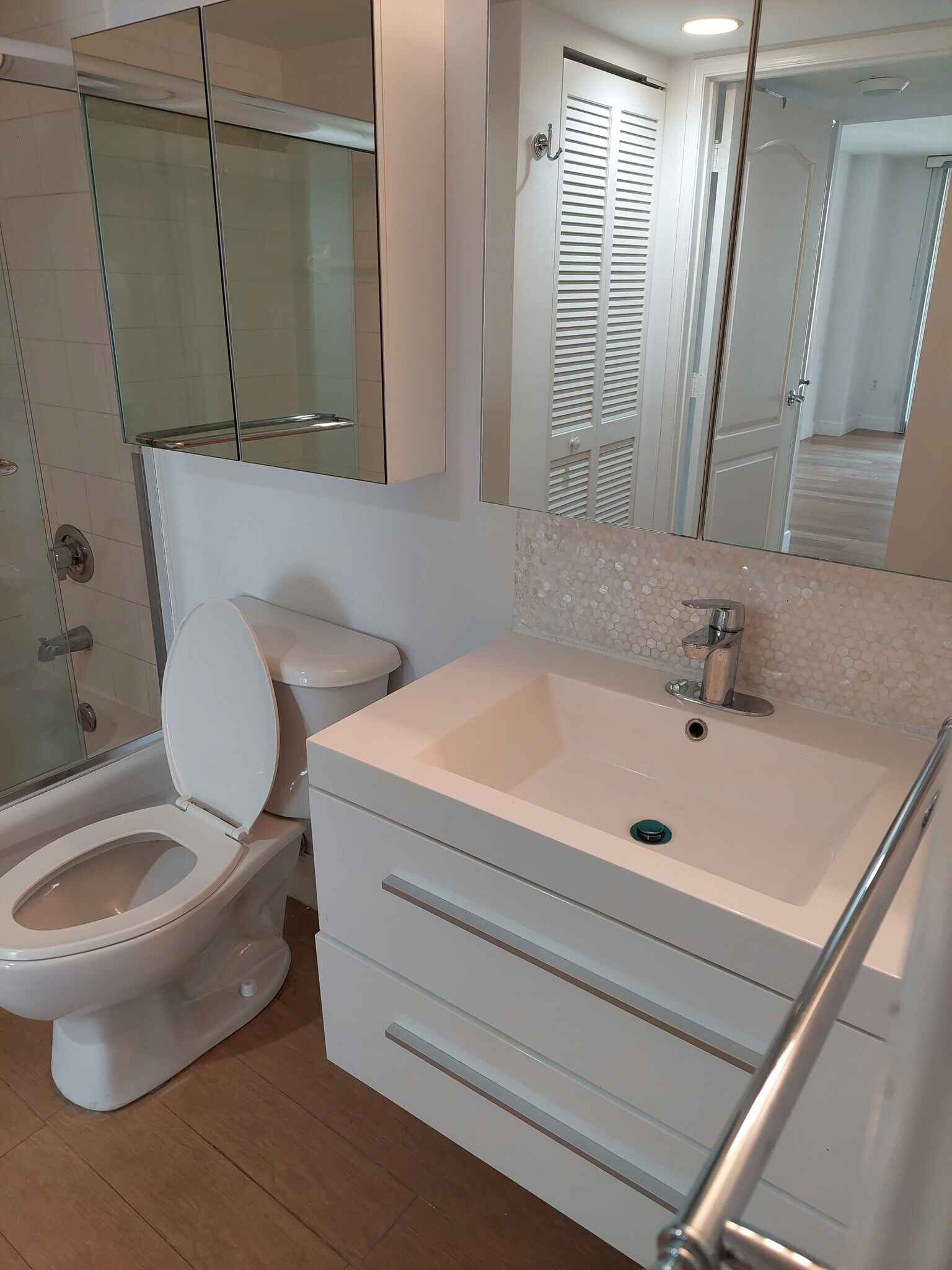 Building Photo - 1200 Brickell Bay Dr