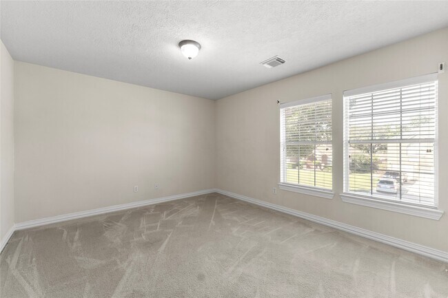 Building Photo - 11130 Fairway Dr