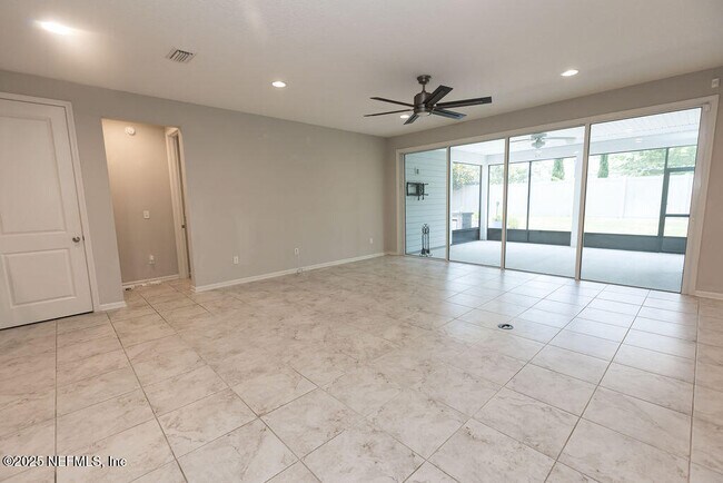 Building Photo - 154 Palisade Dr