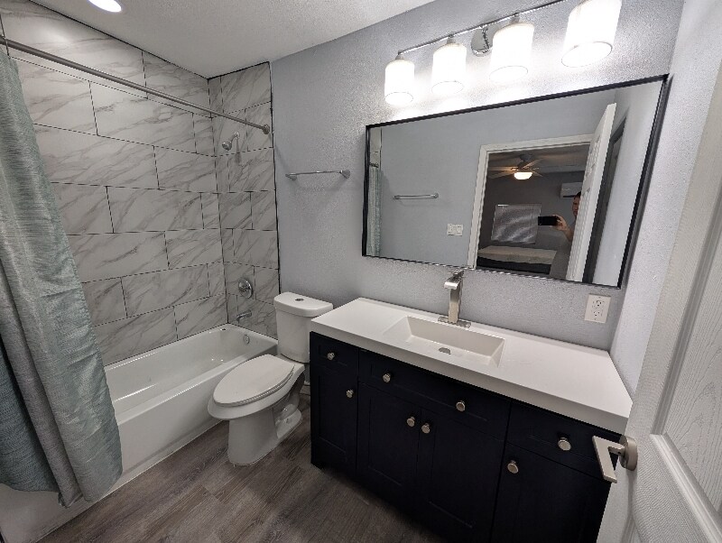 Building Photo - 508 N San Antonio St