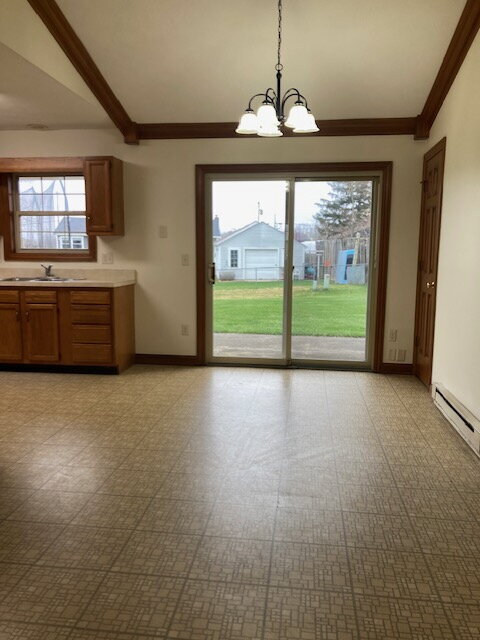 Building Photo - 2 Bedroom with Garage.