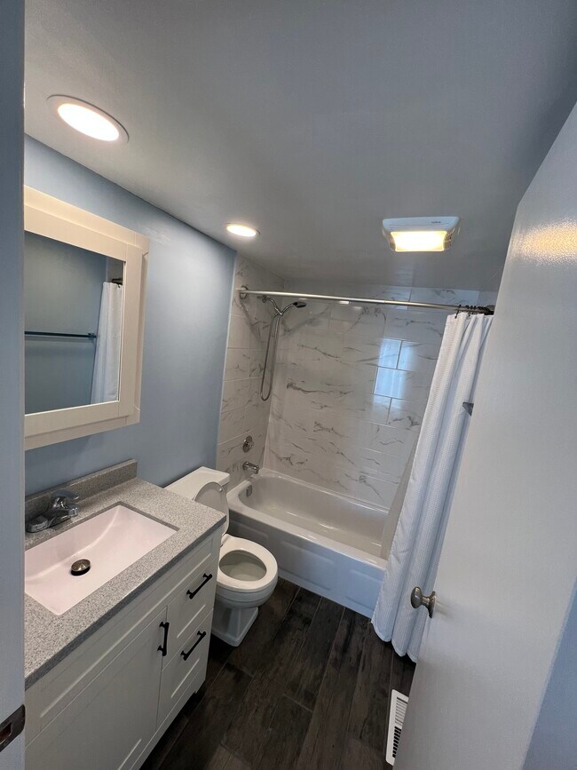 Building Photo - 1721 Northfield Sq