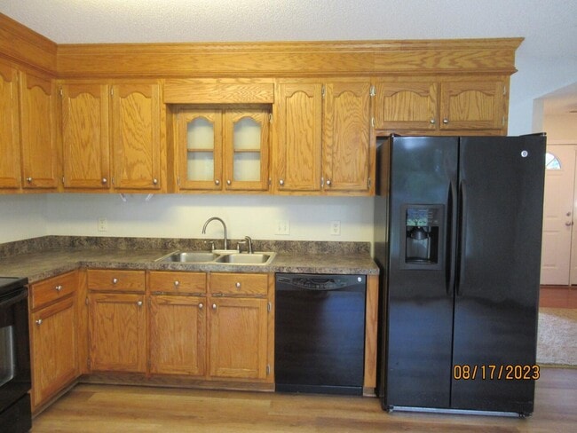 Building Photo - 4690 Great Oak Cir