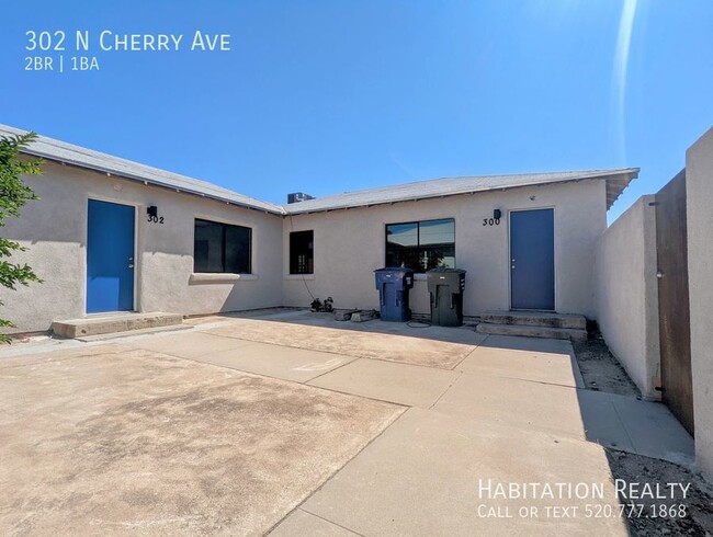 Building Photo - Gorgeous 2 bed/1 bath University Newly Ren...