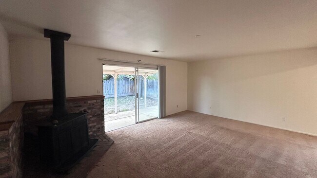 Building Photo - 2004 Robbie Ave