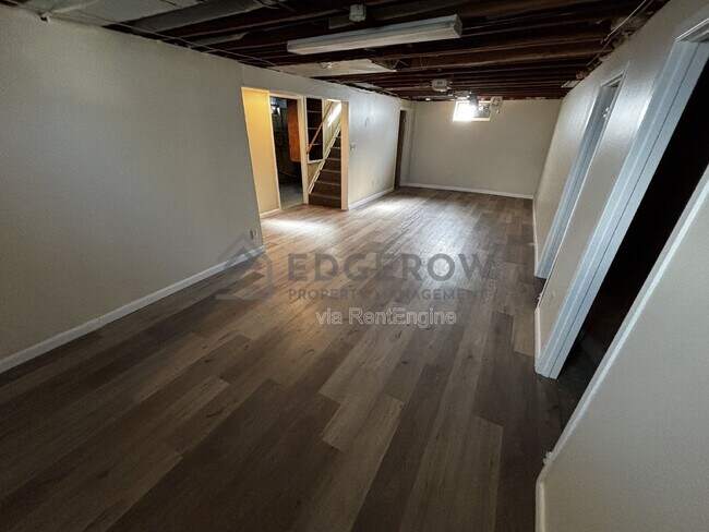 Building Photo - 901 Cricklewood St SW