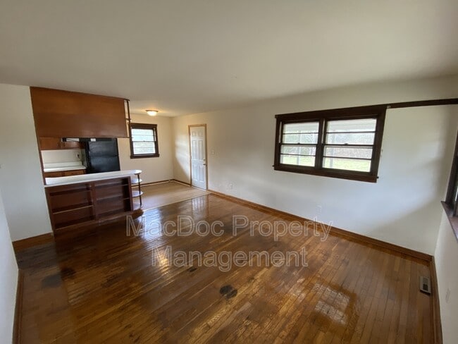 Building Photo - 10532 Robert E. Lee Drive