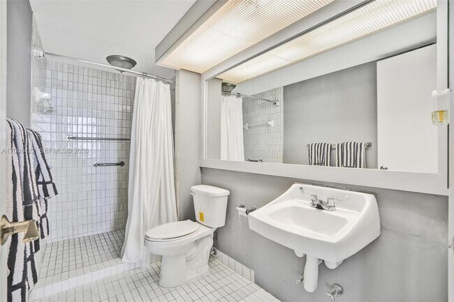 Building Photo - 19355 Turnberry Way