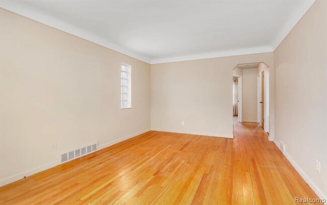 Building Photo - 22780 Courtland Ave