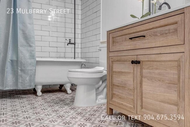 Building Photo - 23 Mulberry St