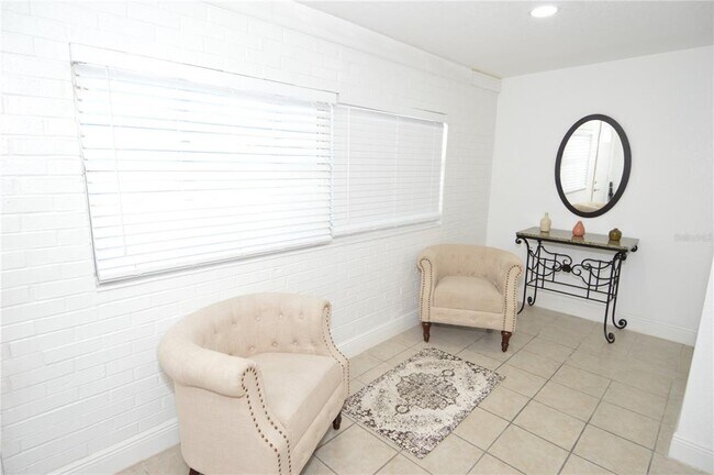 Building Photo - 156 146th Ave