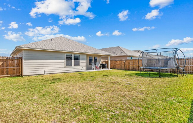 Building Photo - Rental Listing – London ISD