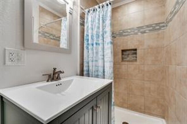 Building Photo - 6706 Flamingo Rd