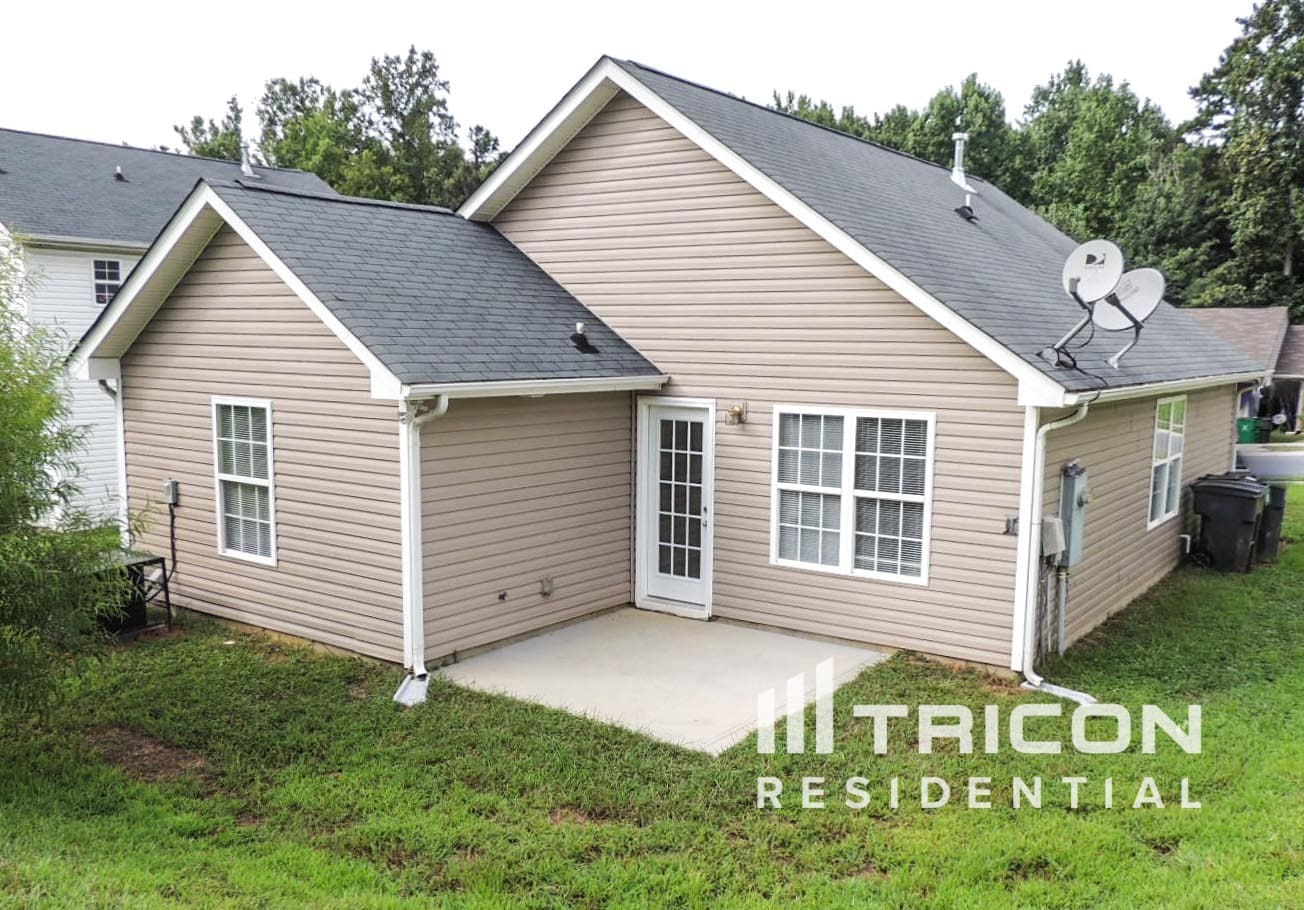 Building Photo - 5609 Stone Bluff Ct