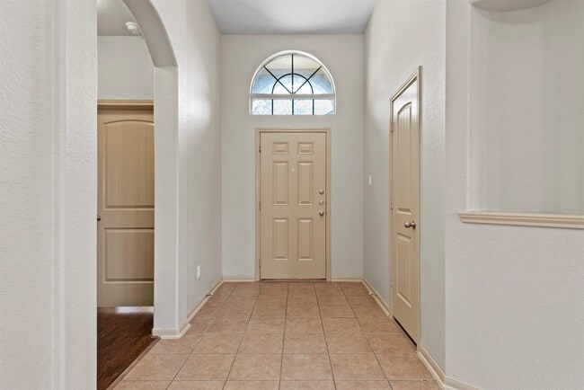 Building Photo - 8734 Auburn Mane Dr