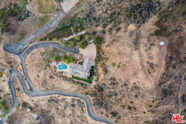 Building Photo - 33310 Hassted Dr