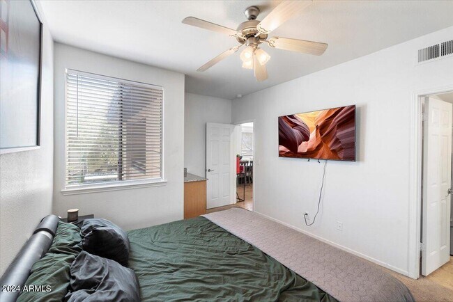 Building Photo - 7009 E Acoma Dr