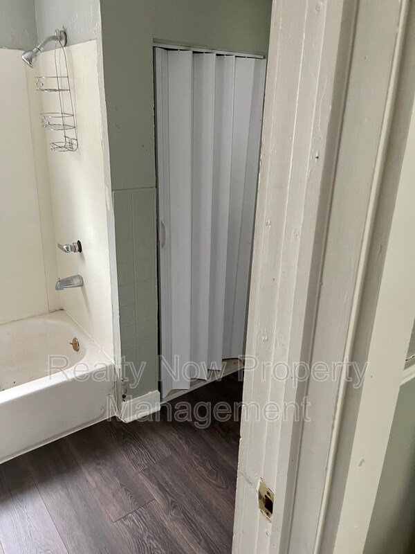 Building Photo - 3356 W 33rd St