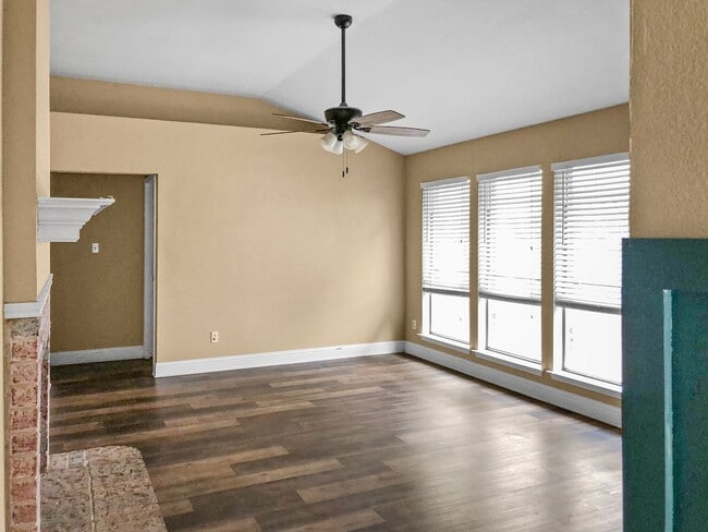 Building Photo - 3 Bed 2 Bath Home in Arlington TX