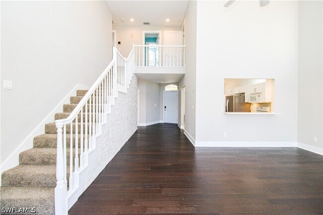 Building Photo - 135 Lady Palm Dr