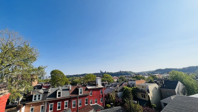 Building Photo - 517 Armandale St