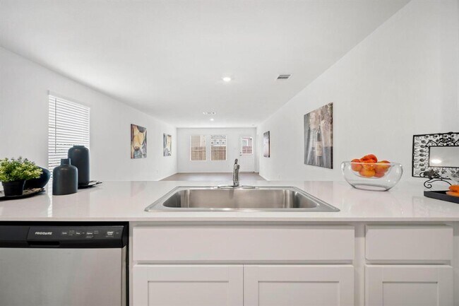 Building Photo - 23437 Firelight Dr