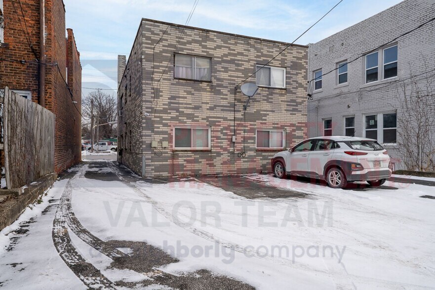 Building Photo - 3520 W 105th,