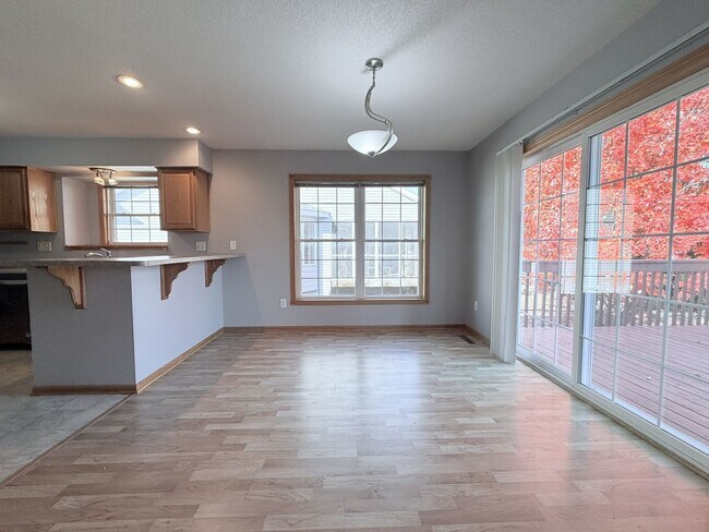 Building Photo - 2374 Kristian St