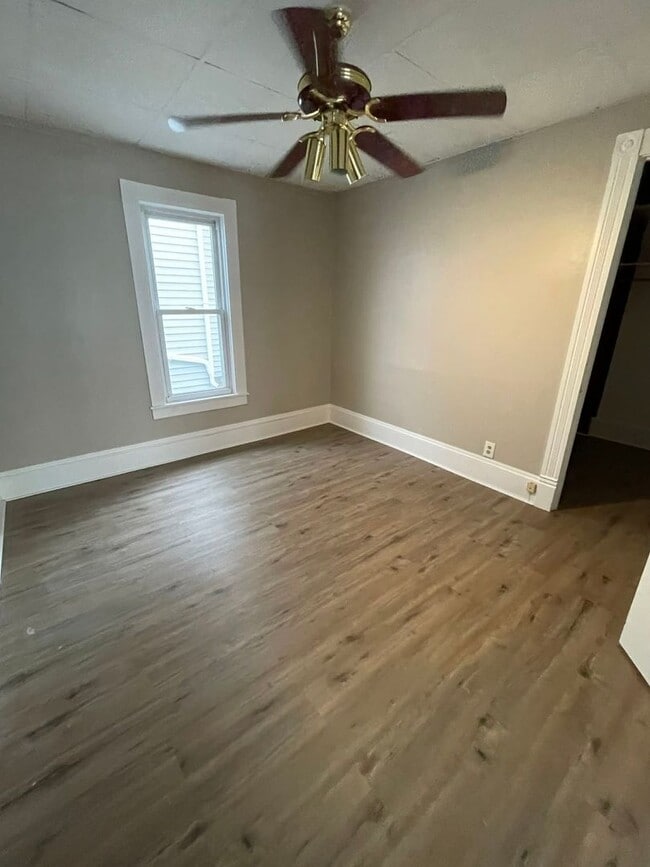 Building Photo - 118 S 8th St